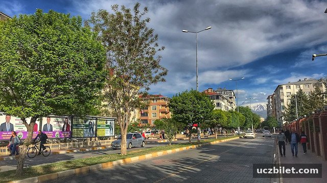Ağrı Dağı’nın eteğinde Iğdır tarihi ve doğal güzellikleriyle öne çıkıyor