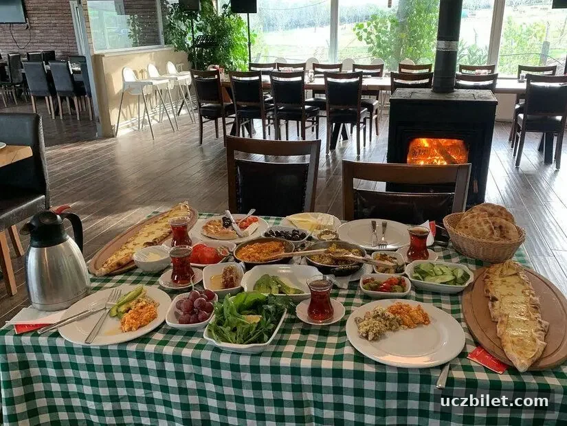 Akademi Binicilik / Oklalı