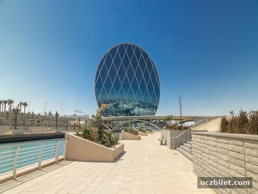 Aldar Merkez Binası etkileyici mimari tasarımı görünümü