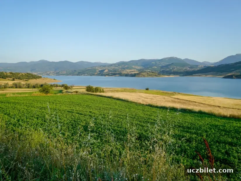 Almus Baraj Gölü görünümü