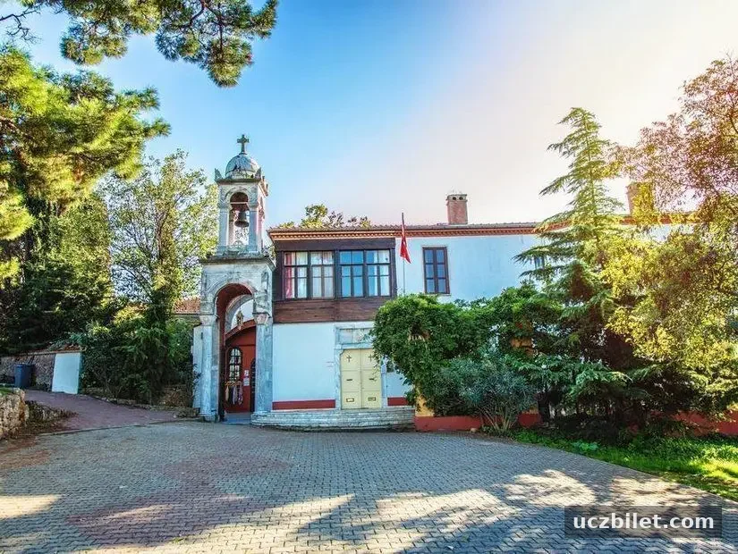 Aya Yorgi Rum Ortodoks Kilisesi. Büyükada'daki tarihi kilise.