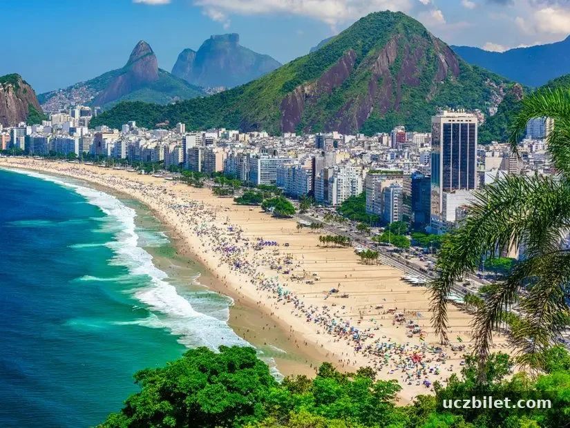 Brezilya'nın Rio de Janeiro kentindeki Copacabana plajı.