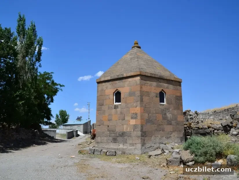Bulanık Mollakent Camii dış görünümü