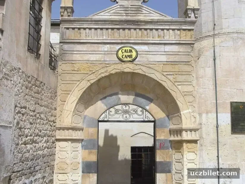 çalık camii girişi