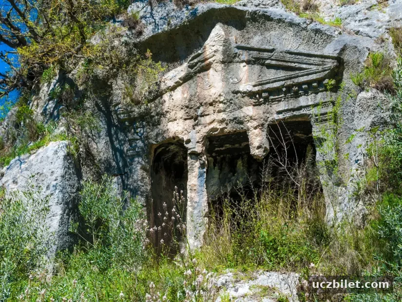 Deadala kaya mezarı görünümü