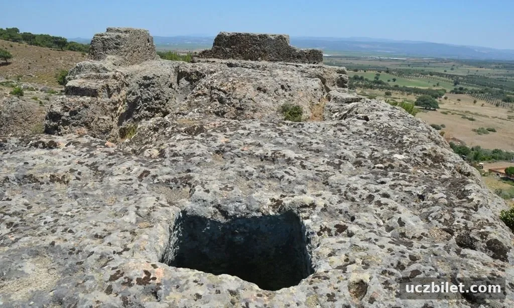 Deliklitaş Kayalıkları 