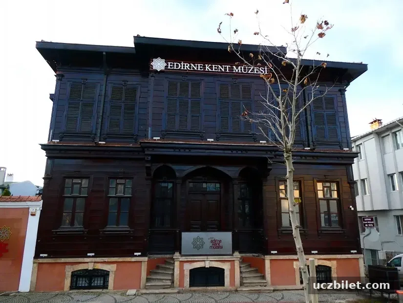 edirne kent müzesinin dışardan bina görünümü