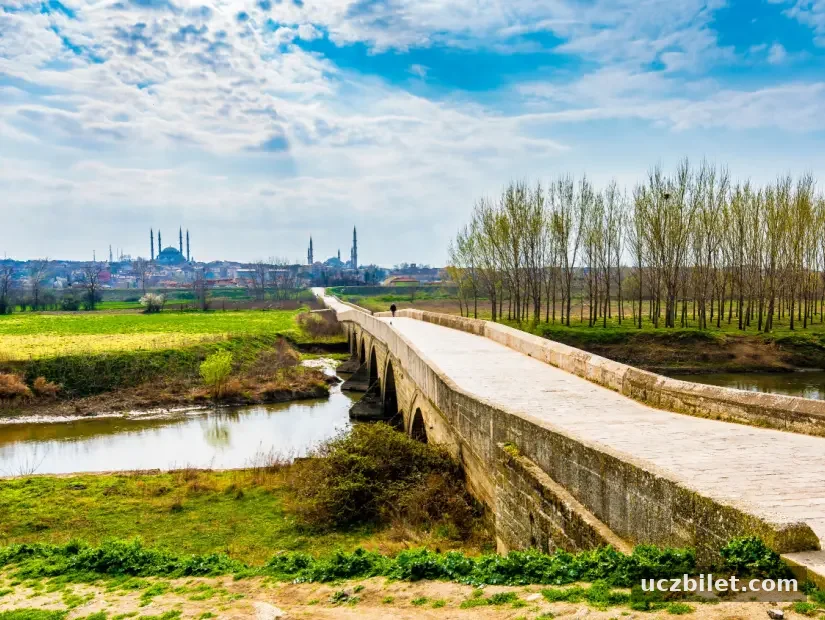 edirne şehrinin en büyük köprülerinden biri olan II. bayezid köprüsü