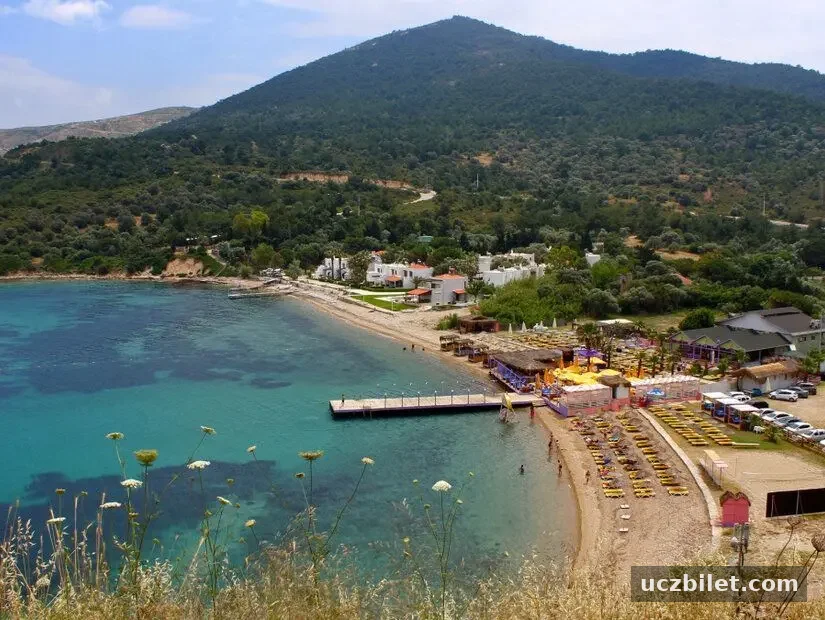 eski foça plajın havadan görünümü