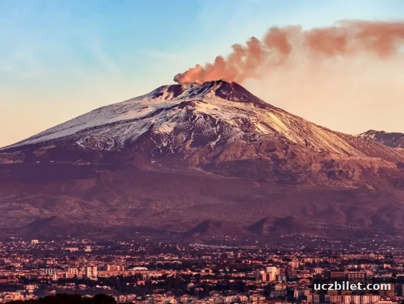 Etna Yanardağı görünümü