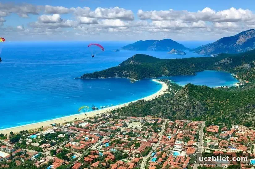 Fethiye İlçesinde Ölüdeniz Körfezi manzarası