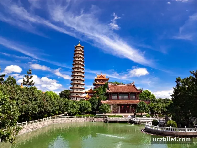 Fuzhou, Çin'deki Xichan tapınağının Çin Pagodası