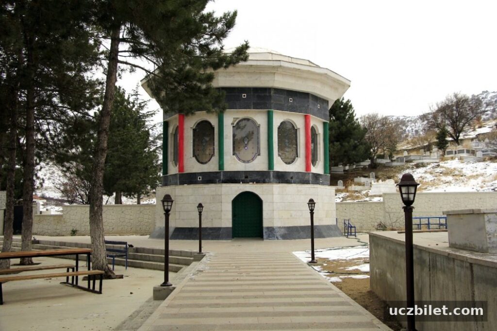 haydar-sultan-turbesi.jpg