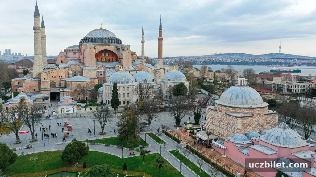 İstanbul’da gezilecek yerler: Tarihin ve modernizmin buluştuğu şehir 1