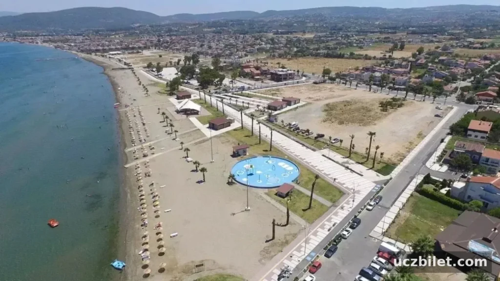 Sığ ve berrak denizi, kumlu plajıyla burası Miami’de değil İzmir’de: Urla Kum Denizi Plajı 2025 sezonunu açtı