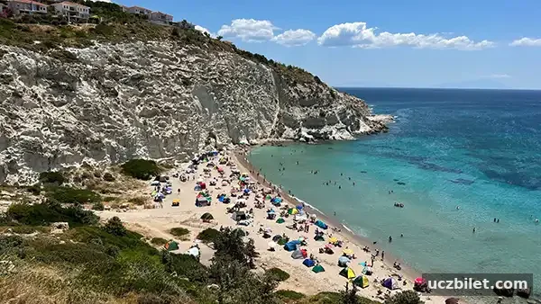 İzmir’de 2025 yazının favori 15 ücretsiz plajı ve koyu