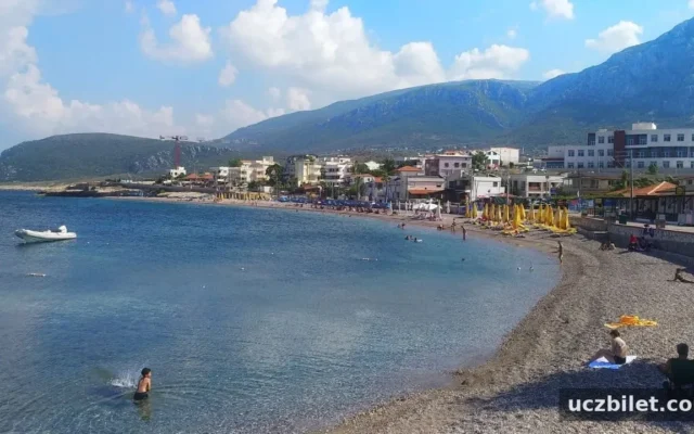 İzmir’de toplu taşıma araçlarının ortak huzurlu rotası: Bu sessiz plajın berrak sularında yeniden doğacaksınız