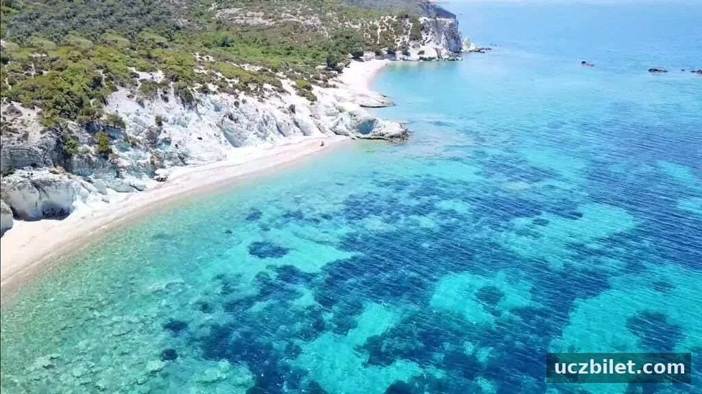 İzmir'de yazın tadını çıkaracağınız 5 eşsiz plaj ve koy: Maviliklere doyacaksınız