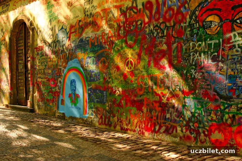 John Lennon Duvarı (Lennon Wall)
