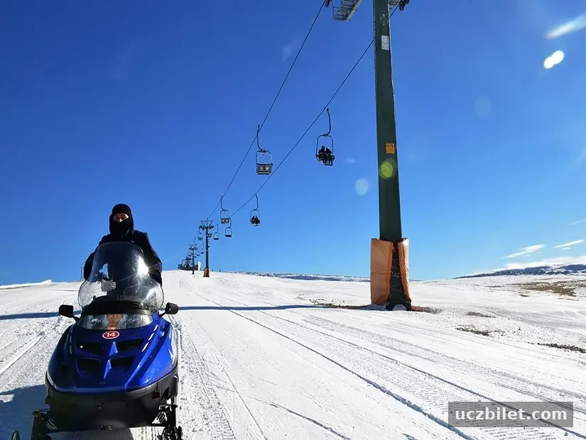 Ladik Kayak merkezinde karmobil ile sürüş yapan turist