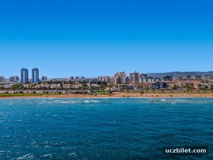 Long Beach - İskele denizden manzarası