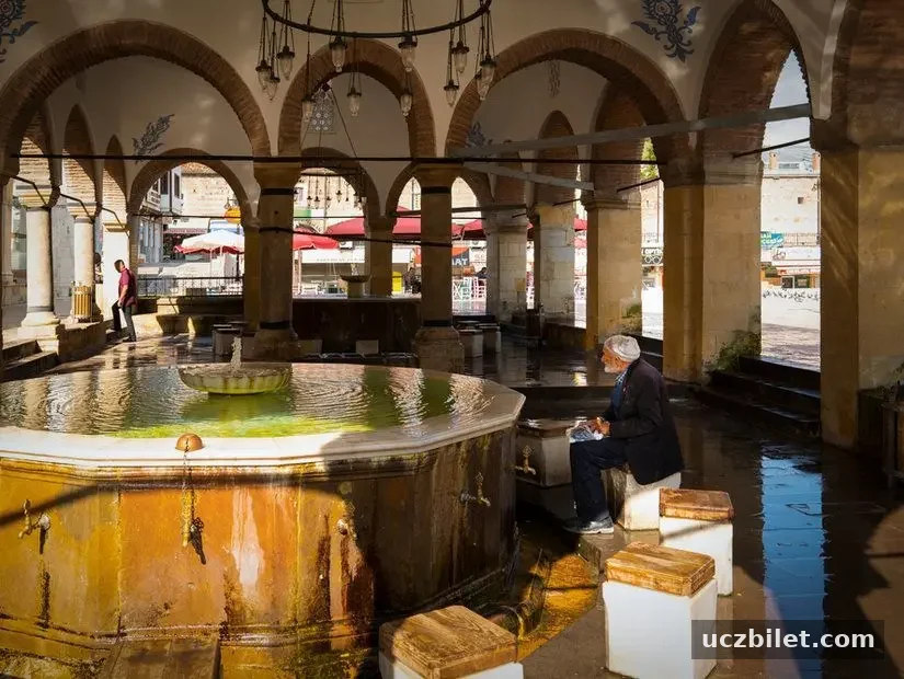 Nasrullah Cami avlu görünümü
