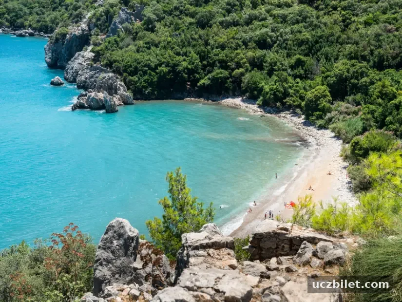 Olympos Antik Kenti ve Olympos Plajı havadan görünümü