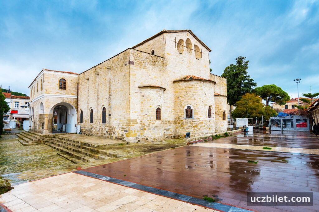 Pazaryeri Camii (Ayios Konstantinos Kilisesi)