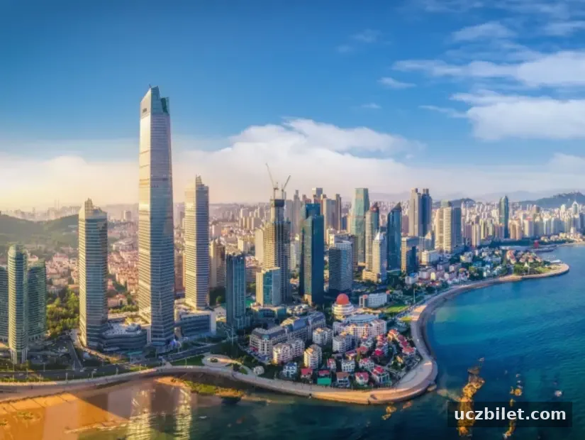 Qingdao şehrinin kıyı şeridi manzarasının havadan görünümü