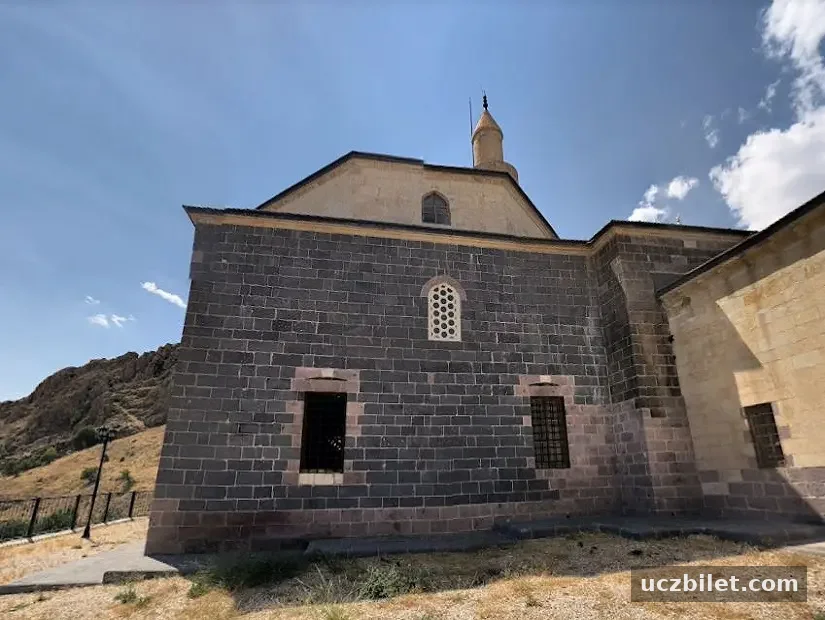 Sağman Cami dış görünümü