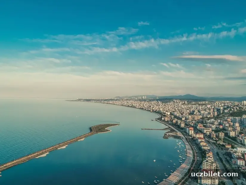 Samsun Kurupelit Yat Marina Atakum ilçesinden drone ile çekilmiş kaliteli şehir ve plaj manzarası