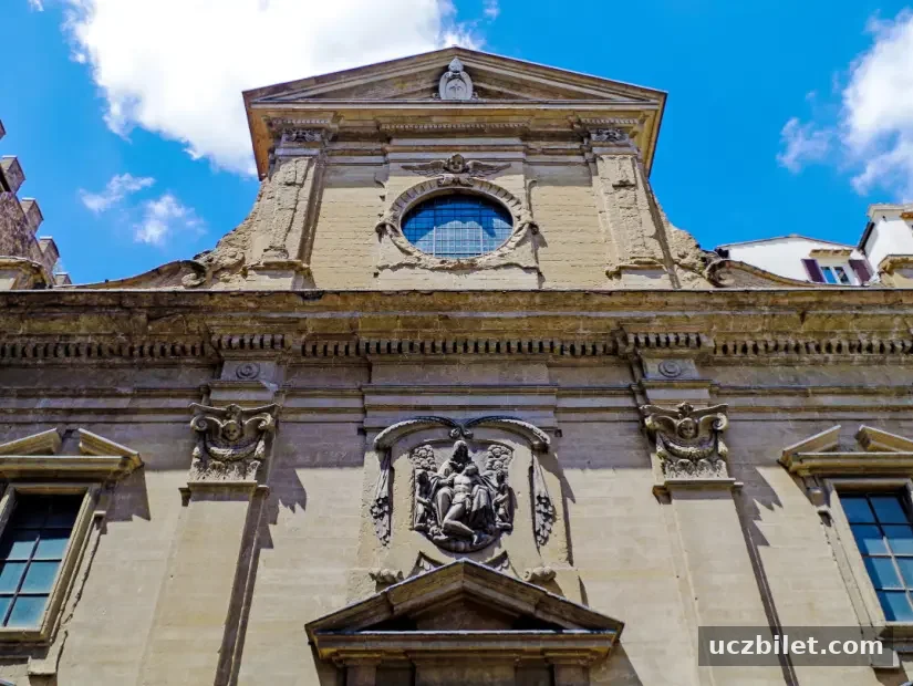 Santa Trinita Bazilikası görünümü