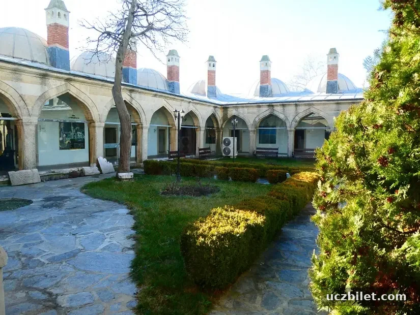 selimiye vakıf müzesi bahçeden görünümü