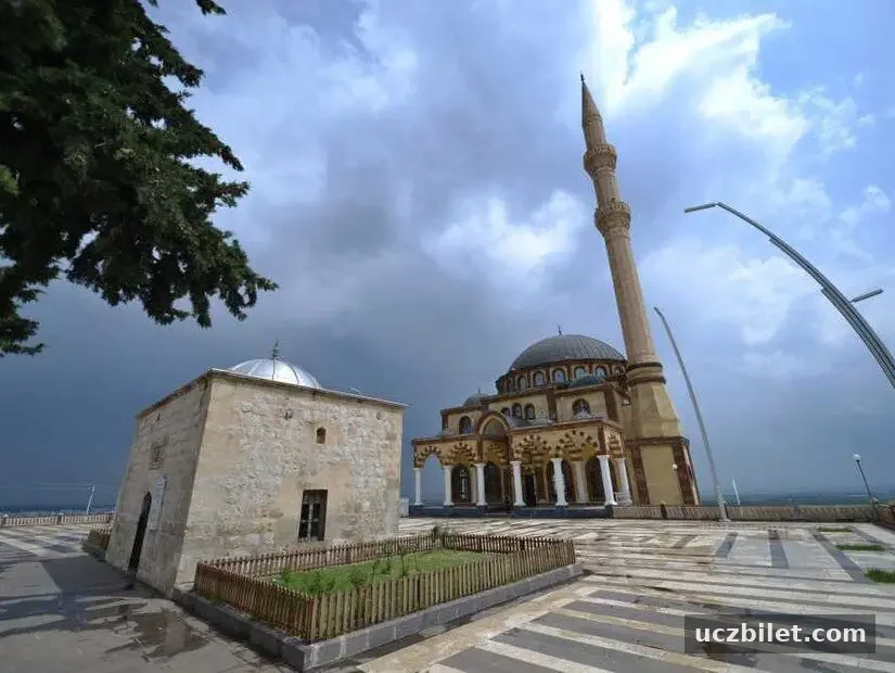 Şeyh Muhammed Bedevi Türbesi ve camii görünümü
