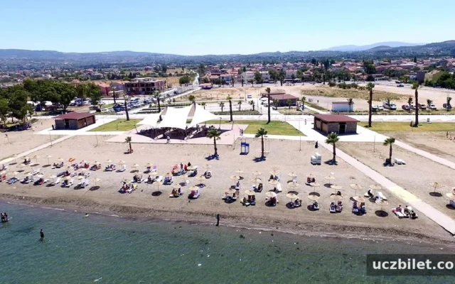 Sığ ve berrak denizi, kumlu plajıyla burası Miami’de değil İzmir’de: Urla Kum Denizi Plajı 2025 sezonunu açtı
