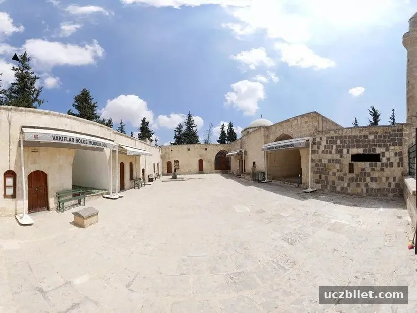 Şurahbil Bin Hasene Türbe ve Zaviyesi görünümü