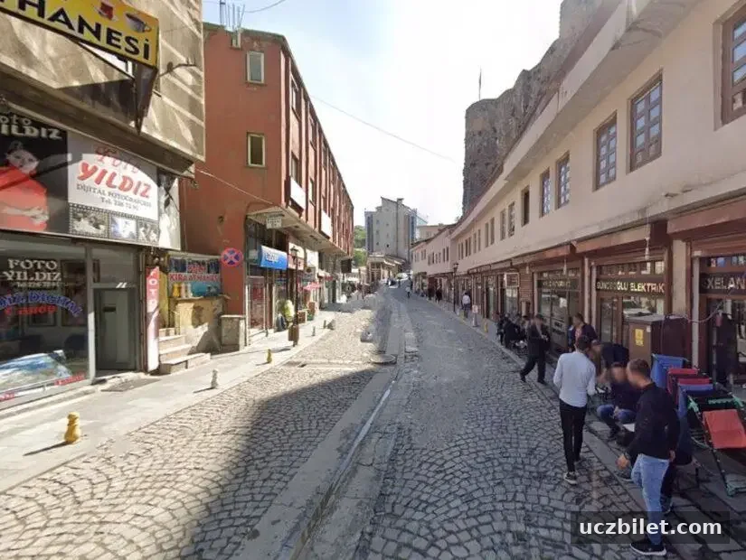 tarihi bitlis carsisi alışveriş yapılabilecek dükkanları