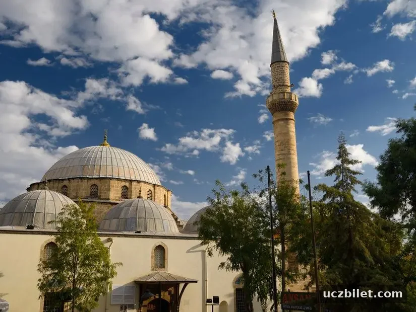 Tekeli Mehmet Paşa Camii dış görünümü