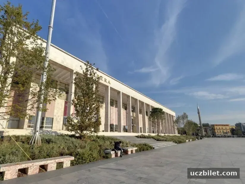 Tiran Opera ve Bale Binası