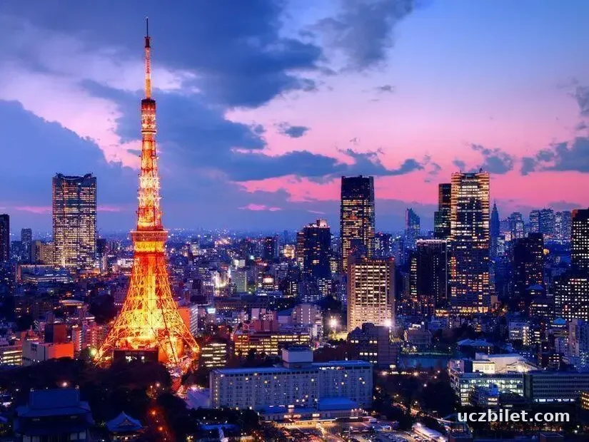 tokyo kulesi akşam görünümü