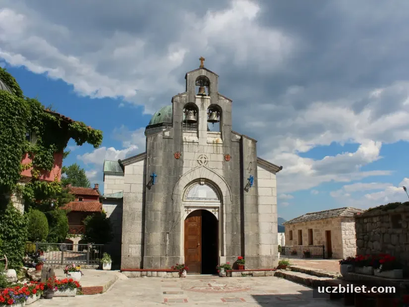 Tvrdos Manastırı dış görünümü