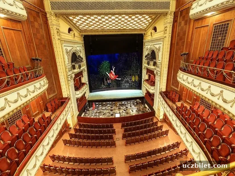 Ulusal Opera ve Bale Binası iç görünümü